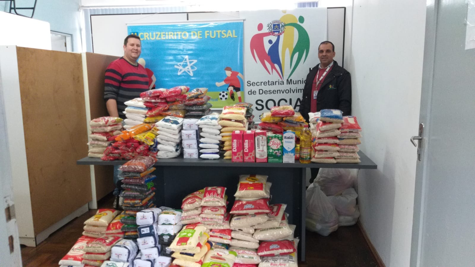 Doação de alimentos Universidade Cruzeiro do Sul